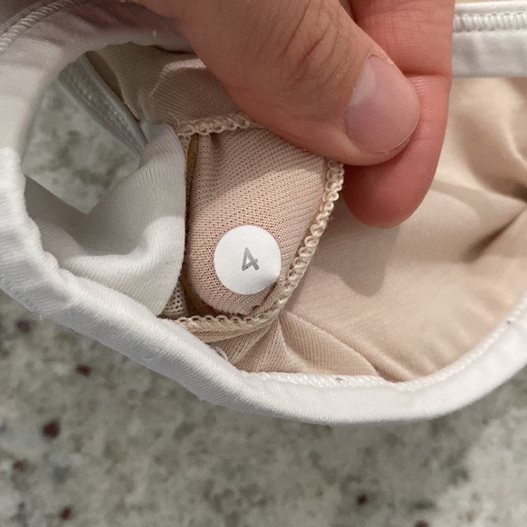 Lululemon Lighten Up Bra - Picture 3 of 6